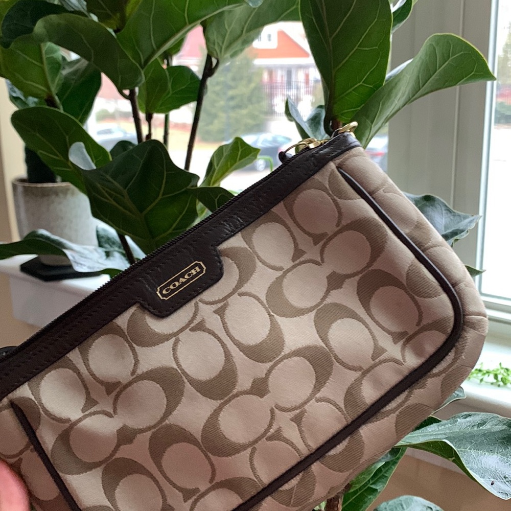 Coach Brown signature C wristlet clutch